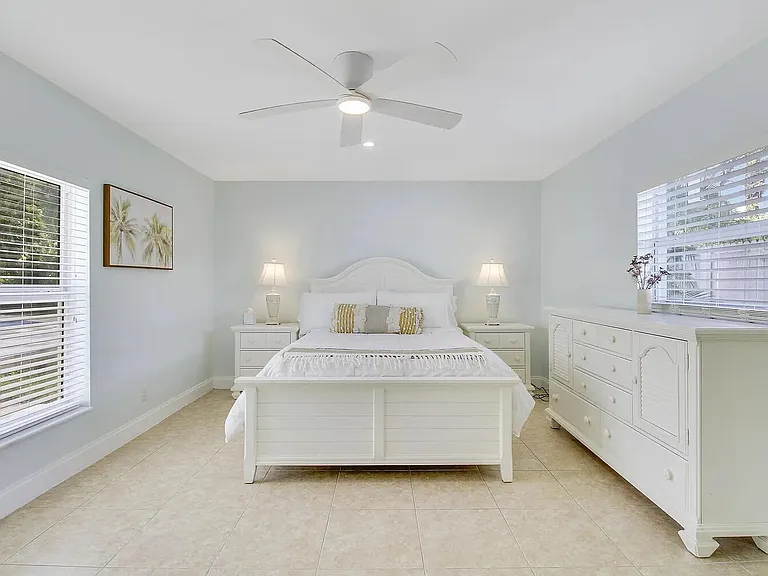 1310 Manor Dr — Photo 14