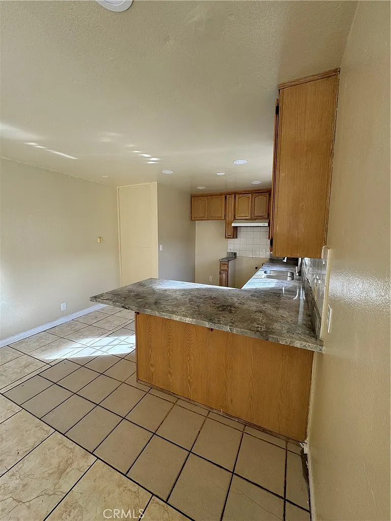 2 bed, 850 sqft, $2,900 — Photo 2