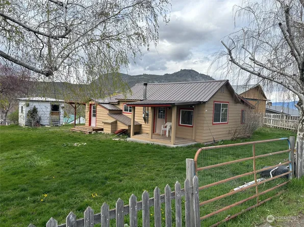 123 Tonasket Avenue N, Tonasket, WA 98855