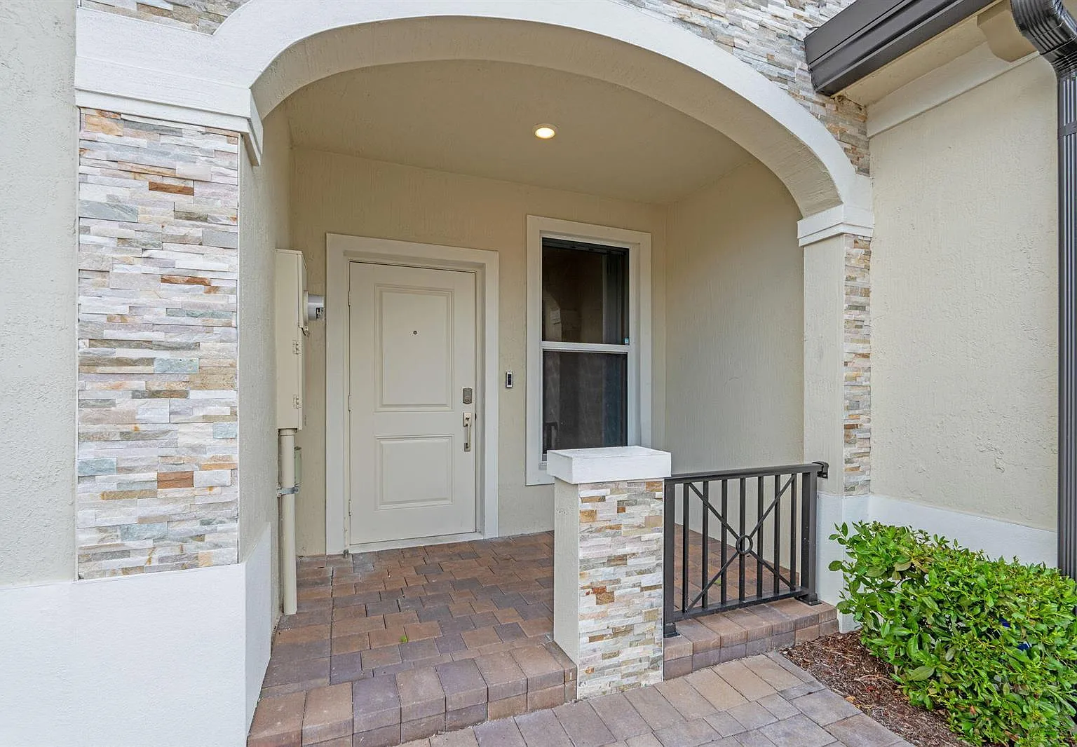 5515 Nw 27th St - 5515 Nw 27th Street St Lauderhill, Fl 33313 — Photo 2
