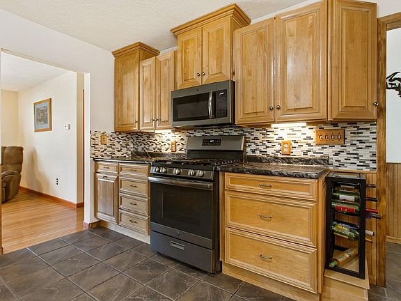 4th image of 16336 Lake Michigan Dr