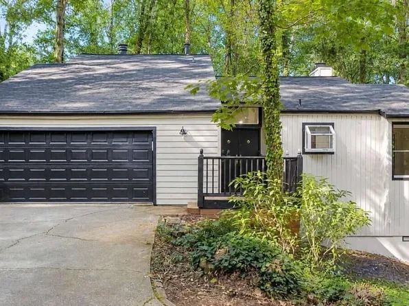 210 Brandenburgh Cir, Roswell, GA 30075