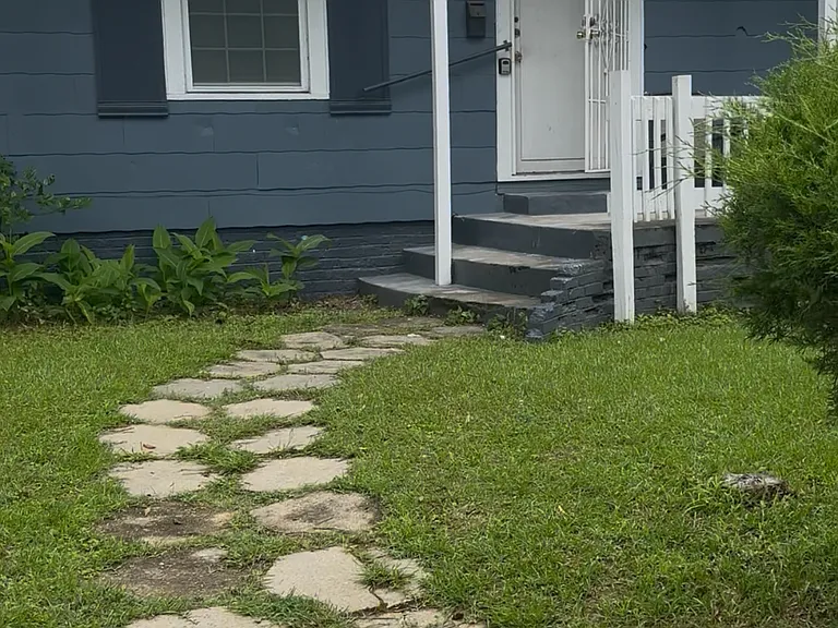470 Earl Pl — Photo 17