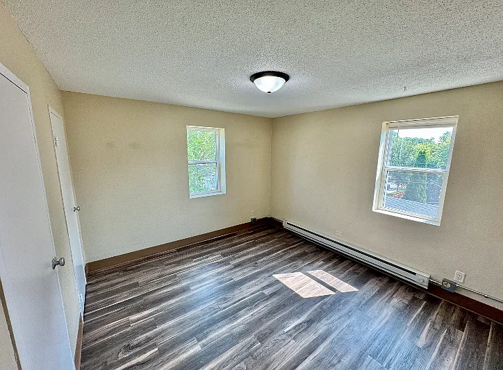 10 9th Ave NE #10 — Photo 3