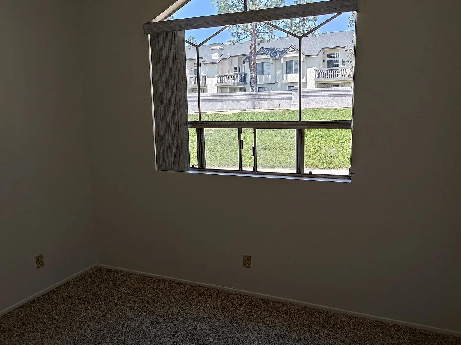 3 bed, 1223 sqft, $1,225 — Photo 4