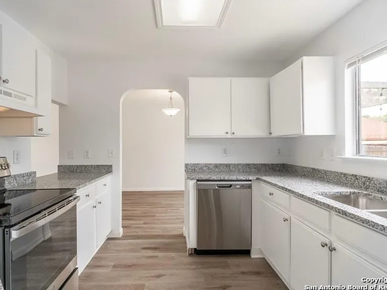 9718 Astin Pl — Photo 9