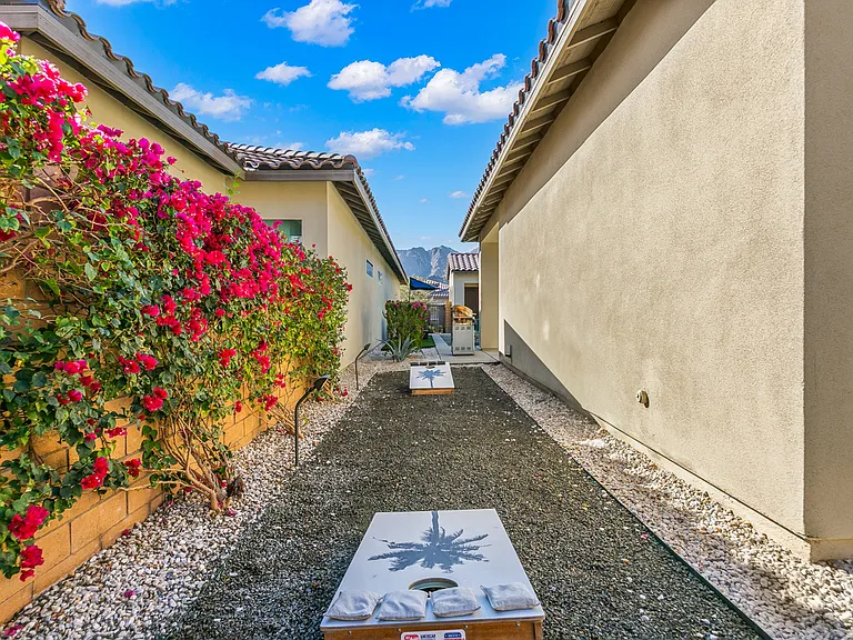 56232 Platinum Way — Photo 39