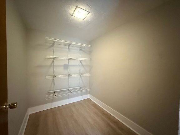 5th image of 5006 Sherwood Ln #3915-6