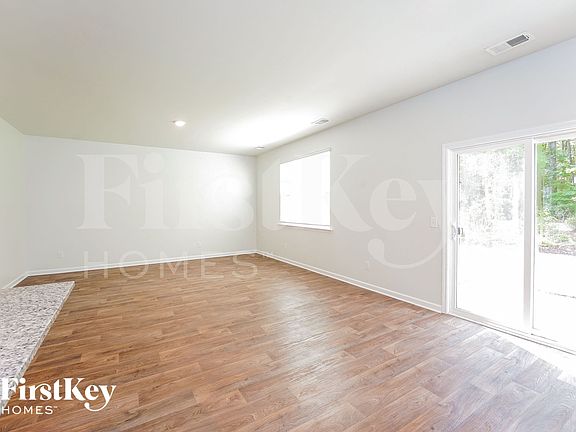 3rd image of 2629 Alamanda Dr