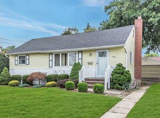 205 N 5th St, Bethpage, NY 11714