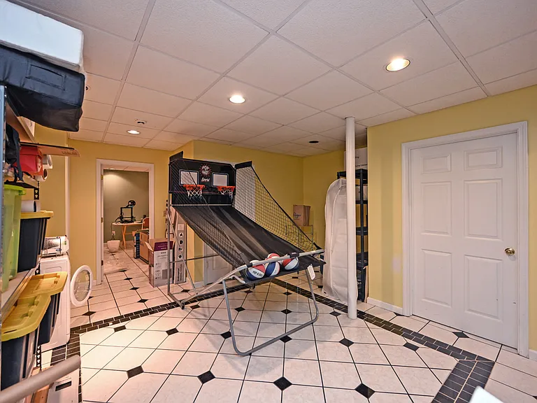12046 Timberlake Dr — Photo 61