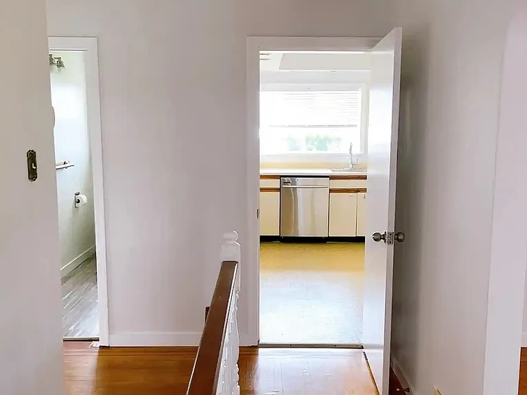 2308 Jefferson Ave — Photo 5