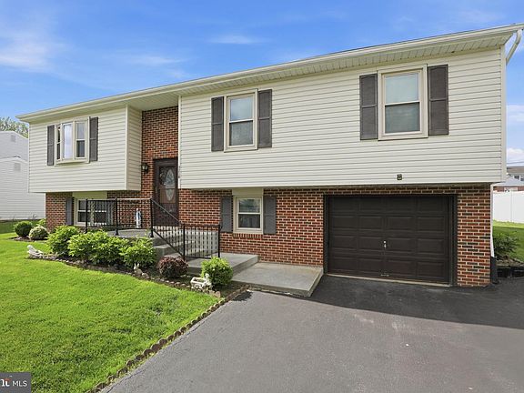 4th image of 3218 Caroline Dr