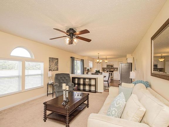 4th image of 3965 Creekwood Dr