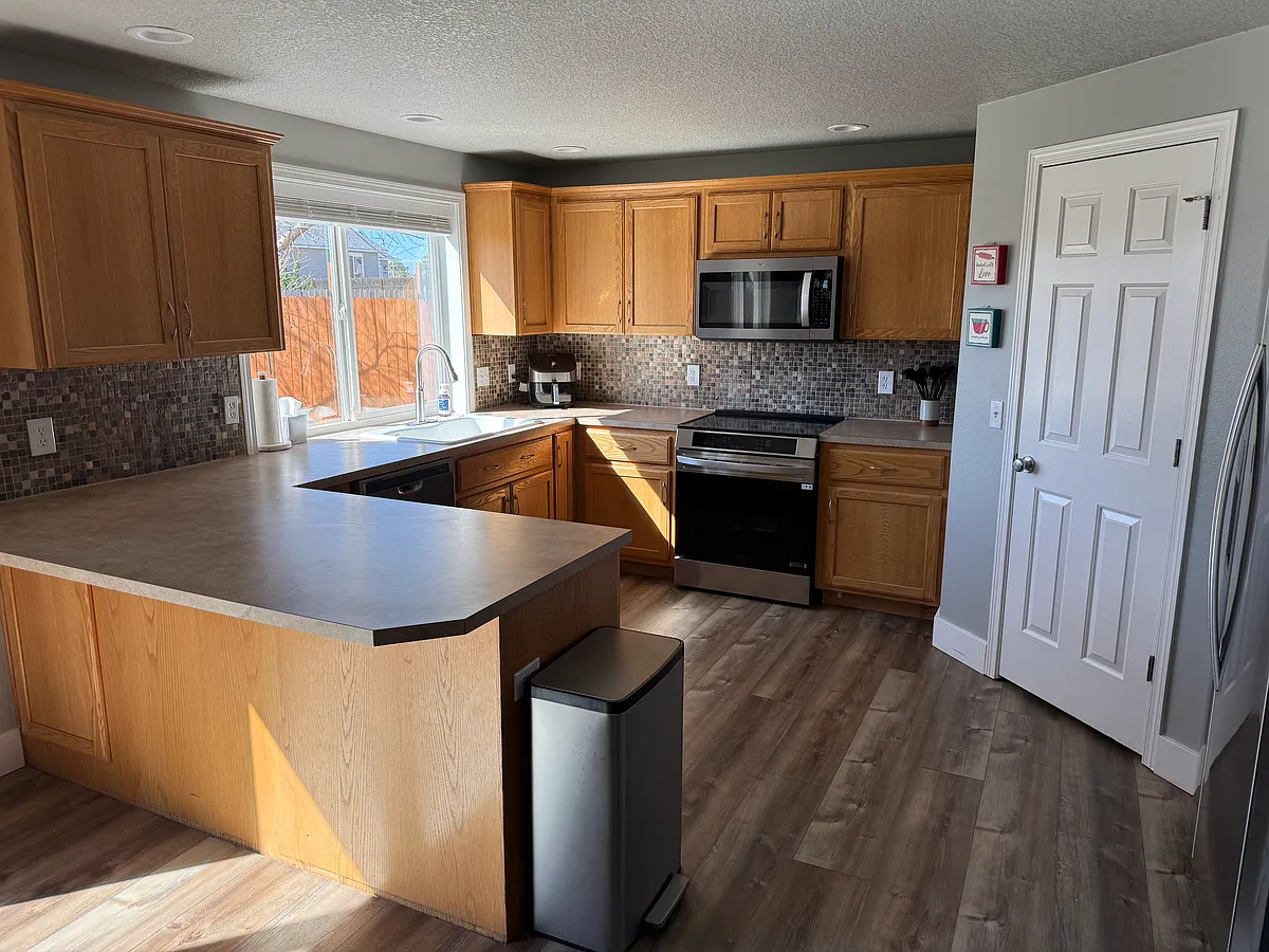 Building Photo - 544 S Glenmoor Dr