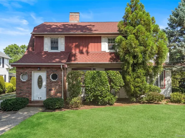 39 Remsen Lane, Floral Park, NY 11001