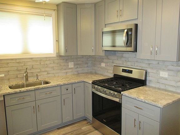 4th image of 9724 S 50th Ct