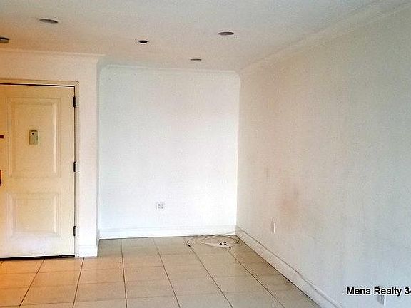 4th image of 4229 Carpenter Ave APT 2F