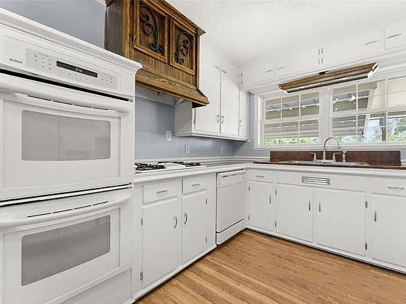3rd image of 226A Quelqueshue St