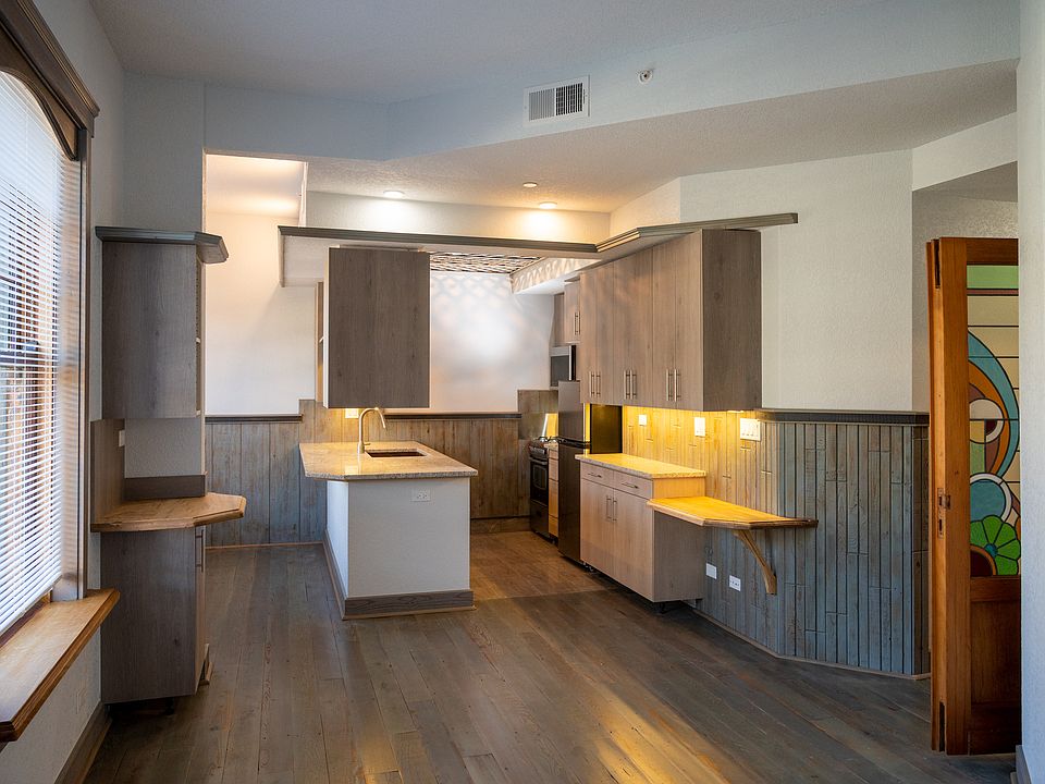 1st image of 120 N Oak Park Ave APT 320