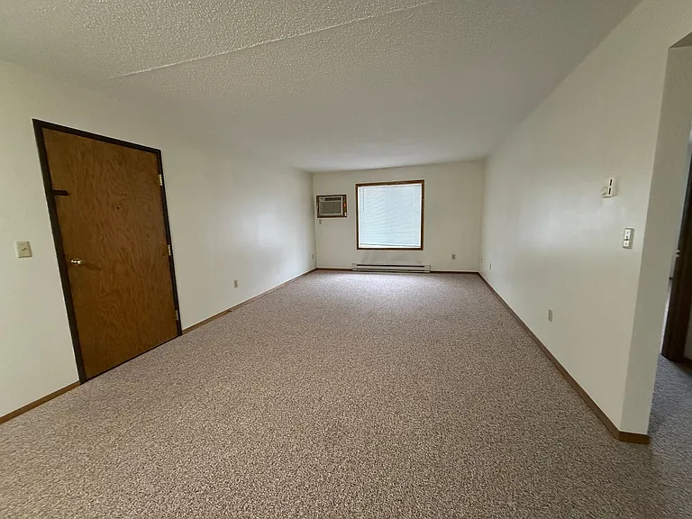 213 19th St SE — Photo 4