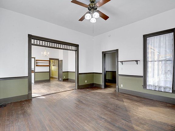 4th image of 304 Olive St