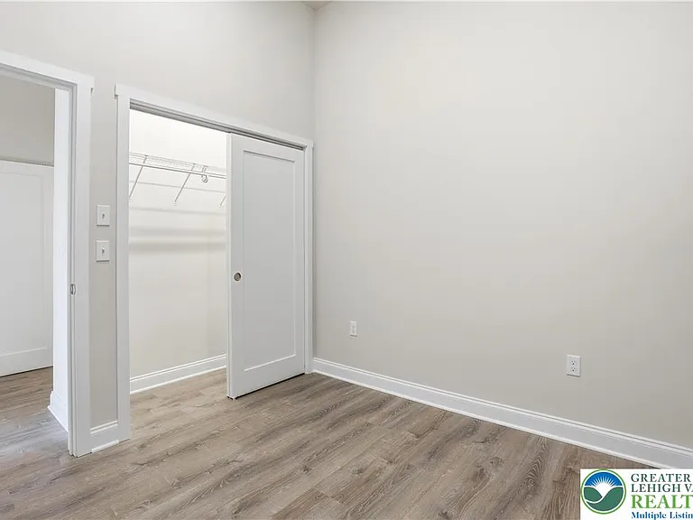 109 S Centre St #2 — Photo 8