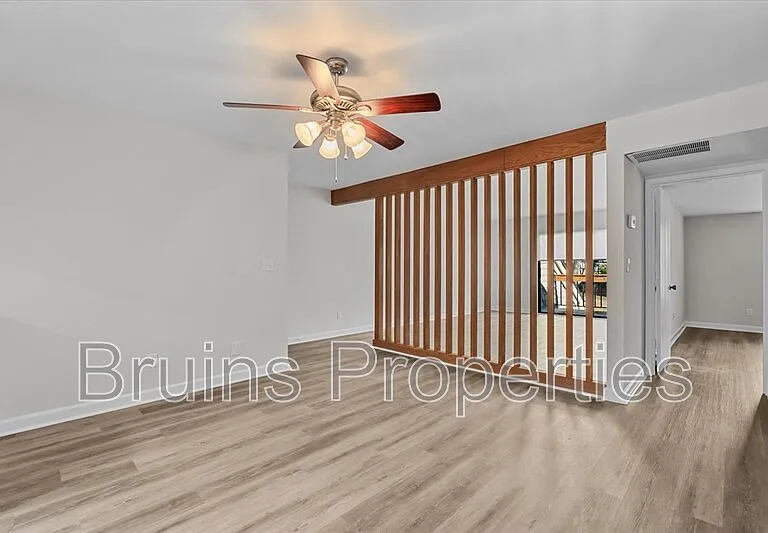 1522 Benjamin Pkwy #C — Photo 7