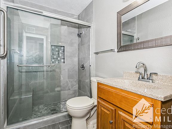 5th image of 2445 N Chautauqua Ave