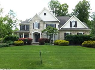 5345 Riverview Dr, North Royalton, OH 44133