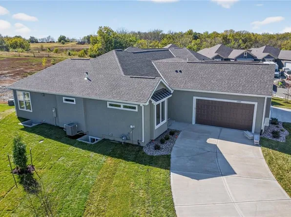 11562 S Olathe View Rd, Olathe, KS 66061