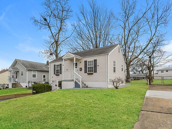 3rd image of 9432 Flora Ave