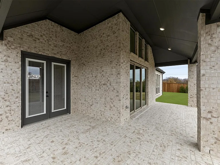 1320 Villanova Ln — Photo 27