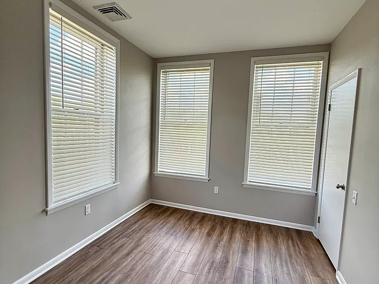 47 Bridge St #4 — Photo 8