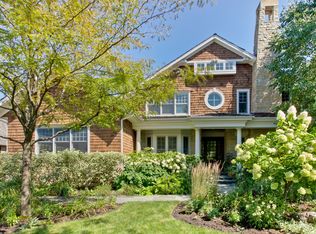 1041 Olmsted Dr, Lake Forest, IL 60045