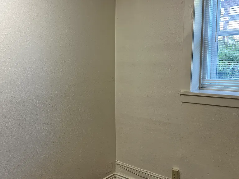 618 E 23rd Ave #E — Photo 11