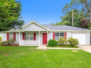 2 Ruby Ct, Grantville, GA 30220