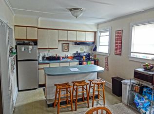 16 Mann Ave APT 2C, Newport, RI 02840