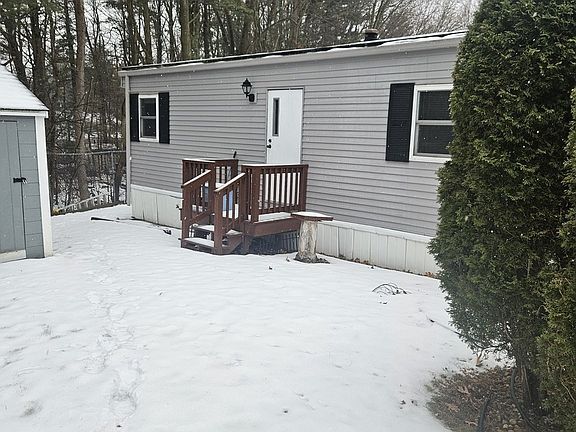 4th image of 243 Mason Ave