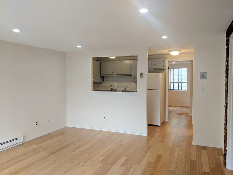 102 Alpine St #4 — Photo 4