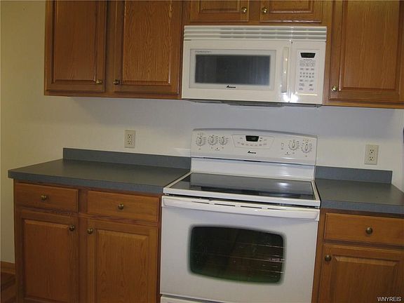 4th image of 1180 Bowen Dr W