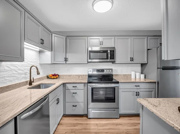 1506 Gorham St APT 101, Lowell, MA 01852