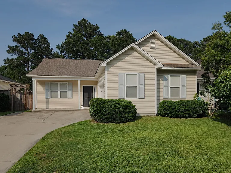 212 Sand Pebble Dr SE — Photo 2