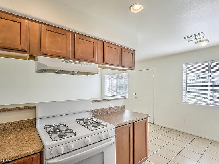 3127 N Walnut Rd #A — Photo 6