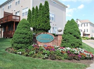 60 Greenbrook Dr, Bloomfield, NJ