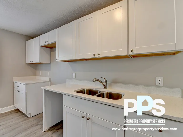 390 W Lake Ave NW #B9 — Photo 3