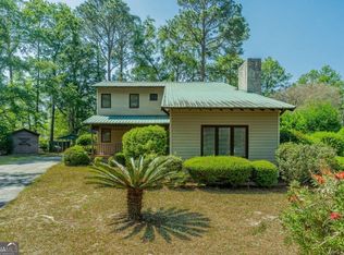 930 Lakeview Dr, Blackshear, GA 31516