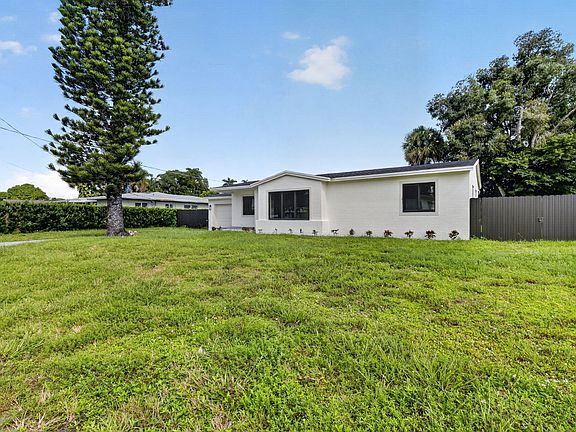 3rd image of 3185 Riddle Road
