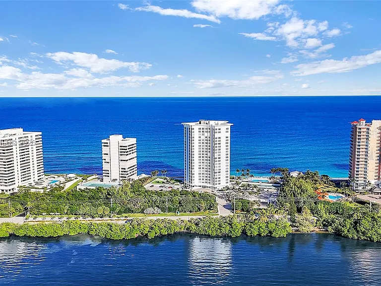 5200 N Ocean Dr #1105 — Photo 2