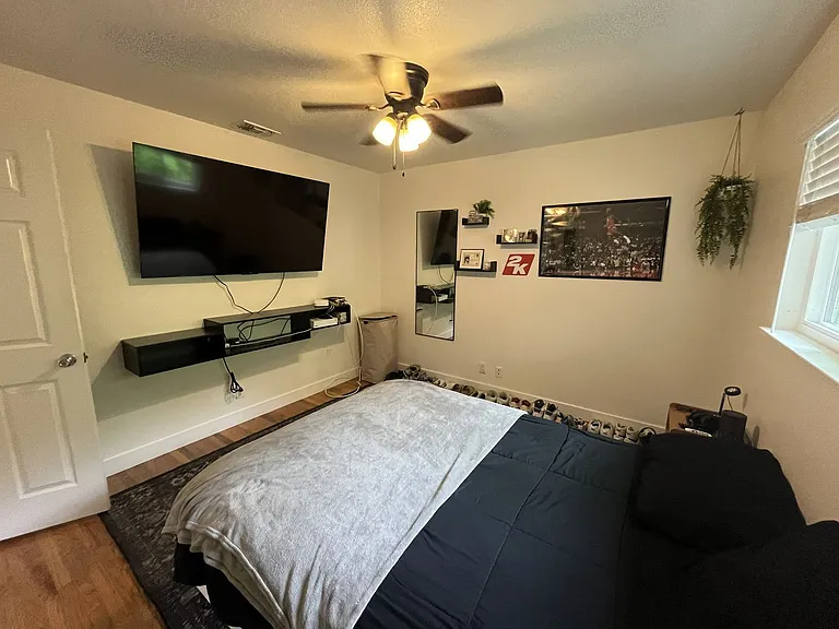 8342 Hillgrove St — Photo 17